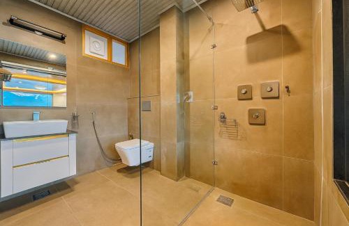 Jamui Hotel | Rockland Cottage Manali - Centrally Heated & Air Cooled Premium Rooms