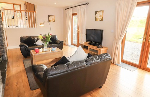 Beaufort Cabaña | ROCKLANDS HOUSE, pet friendly in Beaufort, County Kerry