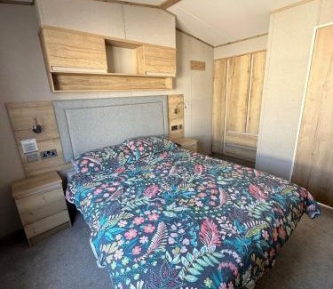 Hamworthy Casa | Rockley Park - Holiday Accommodation 22180