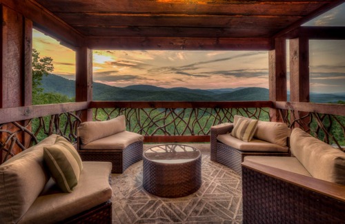 Blue Ridge Cabaña | Rocknview Lodge by Escape to Blue Ridge
