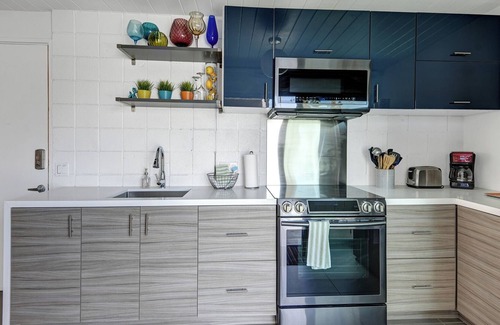 Twin Palms Condominio | Rock’s Retreat - Historic Mid-Century Getaway in Twin Palms Neighborhood