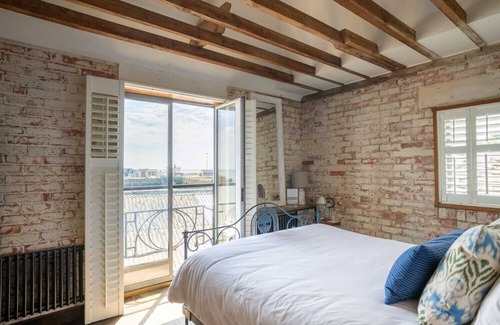 Folkestone Casa | Rocksalt
