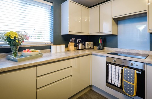 Windermere Villa | Rockside- Luxury 3 bedroom home with hot tub, central, parking, pet friendly