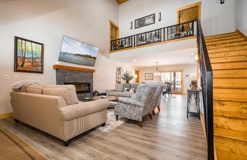Oakland Casa | Rockwell: New w/Dock Slip, Hot Tub, Lake Access, Dog Friendly