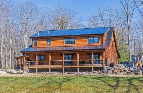 Oakland Casa | Rockwell: New w/Dock Slip, Hot Tub, Lake Access, Dog Friendly
