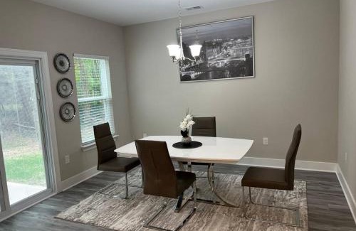 Charlotte Casa | Rockwell Retreat