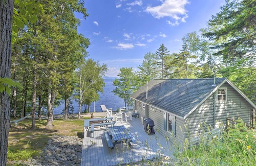 Northeast Somerset Cabina | 'Rockwood Hills:’ Quiet Lakefront Retreat w/ Dock!