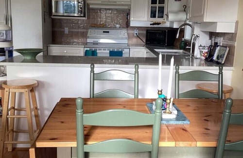North Cowichan Casa | Rockwood Terrace: 55 + Ideal for Extended Stays