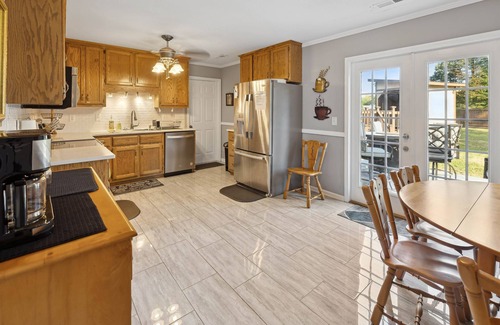 Rome Casa | Rocky 4, Newer 3 BR, Pool, Hot Tub, Fence, Tennis