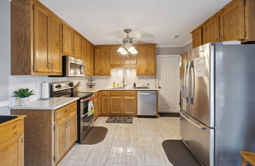 Rome Casa | Rocky 4, Newer 3 BR, Pool, Hot Tub, Fence, Tennis