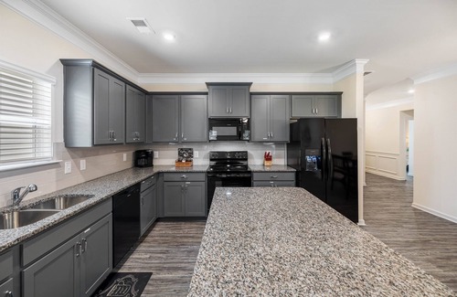 Rome Casa | Rocky 5,New 3 Br 2 bath, Hot tub, Arcade, Game room