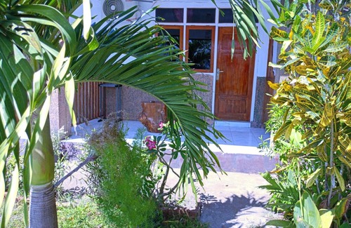 Hu'u Casa | Rocky homestay lakey nangas beach