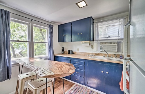 Rocky Mount Cabina | NUEVO-Chic Rocky Mount Home w / Deck-Walk to Boat Ramp