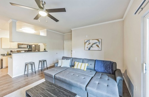 Castle Rock Apartamento | Rocky Mountain Haven w/king bed, pool & hot tub