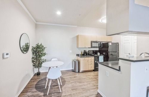 Castle Rock Apartamento | Rocky Mountain Haven w/king bed, pool & hot tub