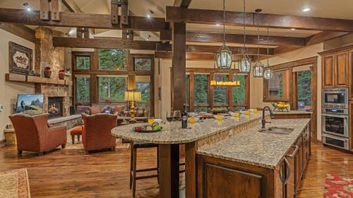 Boulder Ridge Casa | Rocky Mountain Lodge