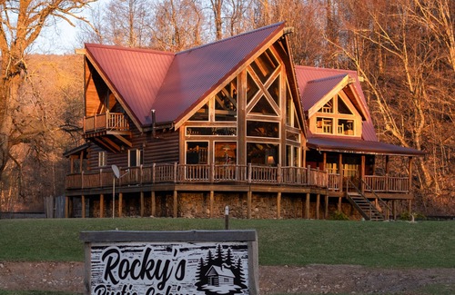 Elkins Cabina | Rocky Mt Lodge - Hot tub, Firepit, Fishing, Floating, Large Mountian Getaway