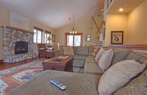 Brockway Casa | Rocky Retreat