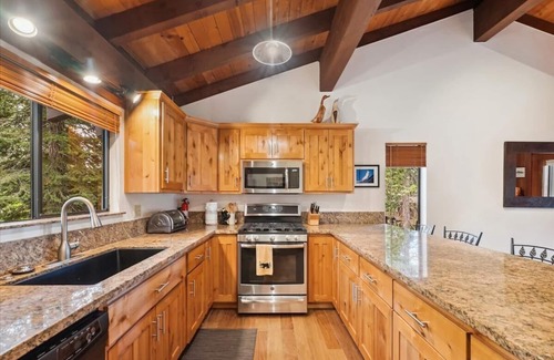 Tahoe City Casa | Rocky Ridge #61: 2 BR, 2 BA Townhouse in Tahoe City, Sleeps 6