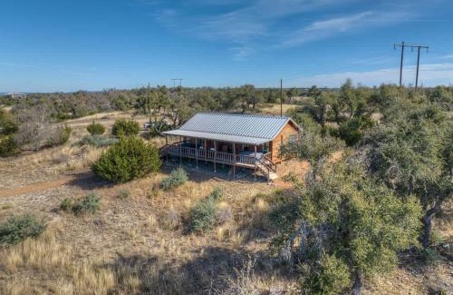 Fredericksburg Casa | Rocky Ridge Cedar Cabin with Hot Tub & Amazing Views