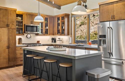 Creede Casa | Rocky's