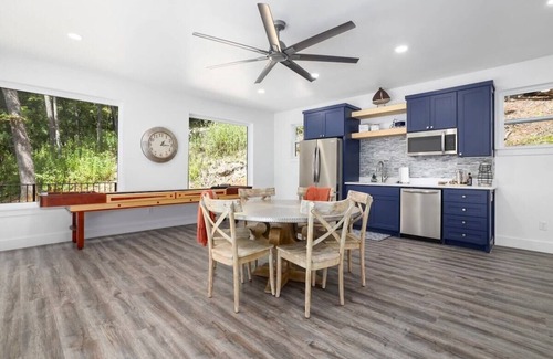 Rogers Casa | Rocky Summit-Hot Tub-Lake Access & Kayaks-Gameroom