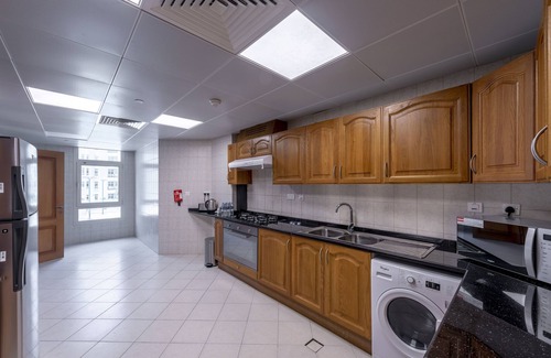 Trade Center Apartamento | Roda Al Murooj Residences