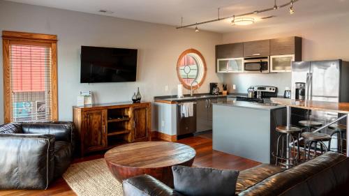 Waves Apartamento | Rodanthe Pier - 2-Bedroom, 2-Bathroom Suite at REAL Watersports