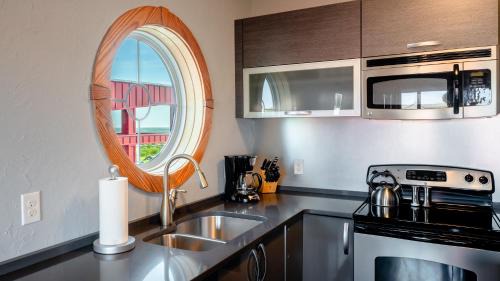 Waves Apartamento | Rodanthe Pier - 2-Bedroom, 2-Bathroom Suite at REAL Watersports