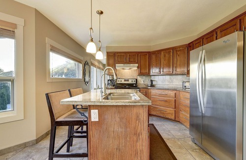 Central Okanagan Cama Y Desayuno | Rodee Homestay