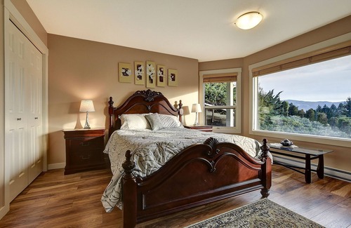 Central Okanagan Cama Y Desayuno | Rodee Homestay