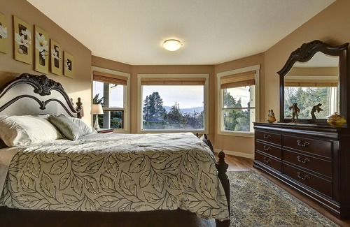 Central Okanagan Cama Y Desayuno | Rodee Homestay