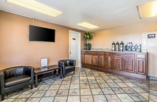Tampa Hotel | Rodeway Inn Fairgrounds-Casino