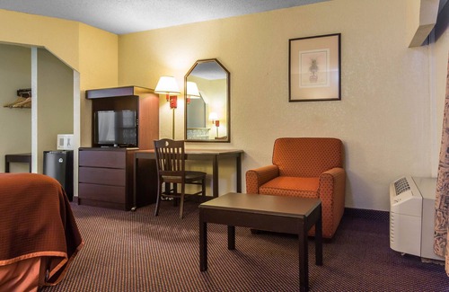 Marietta Hotel | Rodeway Inn Marietta near Dobbins ARB