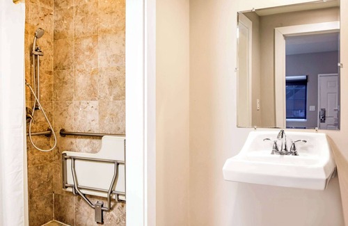 Hollywood Hotel | Rodeway Inn near Melrose Ave