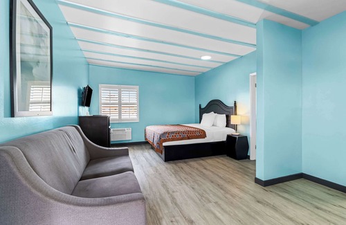 North Hollywood Hotel | Rodeway Inn & Suites North Hollywood Burbank Airport - Universal Area
