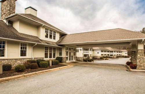Cherokee Hotel | Rodeway Inn & Suites Cherokee On the River