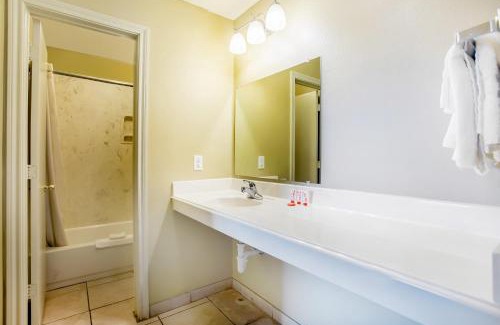 Jacksboro Hotel | Rodeway Inn