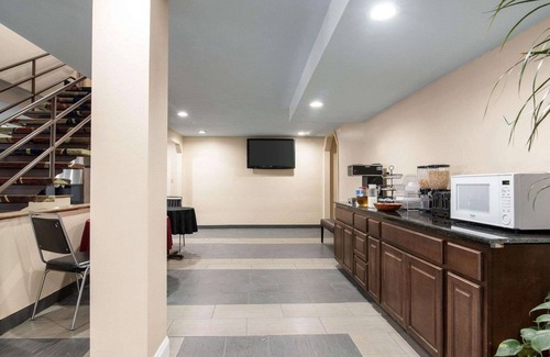 Syracuse Hotel | Rodeway Inn