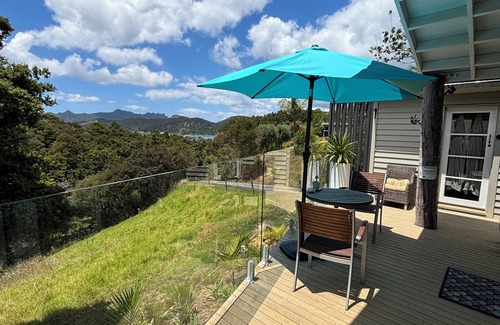 Parua Bay Cabaña | Rodgers Post - peace, elevation, water, mountains, bush