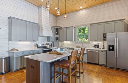 Dadeville Casa | Rod’s Place at Lake Martin!