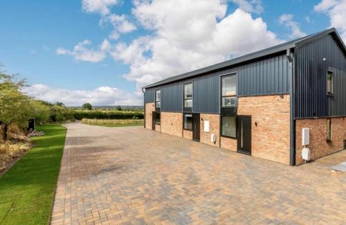 Bishampton Casa | Roe Cottage disabled adapted 2 bedroom hot tub