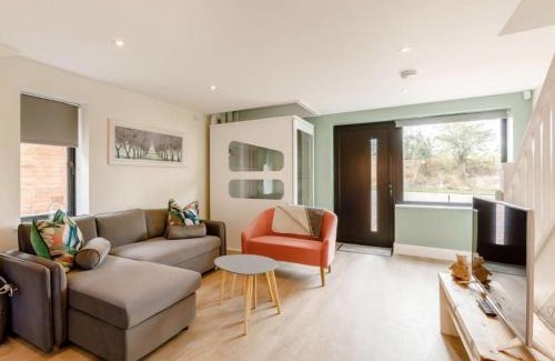 Bishampton Casa | Roe Cottage disabled adapted 2 bedroom hot tub