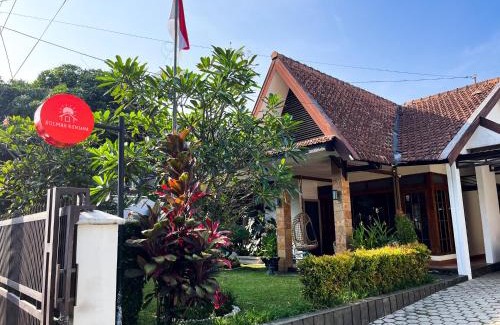 Hegarmanah Cama Y Desayuno | Roemah Renjana Bandung