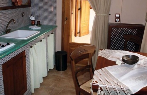 Almopia Casa | Roes Suites