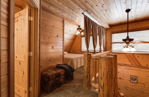 Island Park Casa | Roger Dodger by KABINO Hot Tub 2 Cabins Big Driveway FirePit WiFi Grill Summer 11 Winter 6 People Max
