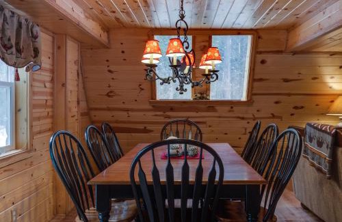 Island Park Casa | Roger Dodger by KABINO Hot Tub 2 Cabins Big Driveway FirePit WiFi Grill Summer 11 Winter 6 People Max