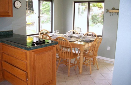 Gravois Mills Cabina | Rogers Cabin - Cute Two Story Fishing Theme Cabin Gravois Arm 1 Mile Marker