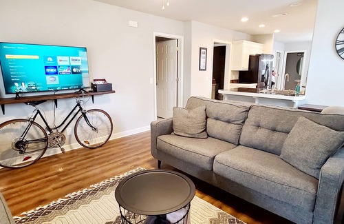 Rogers Casa | Rogers Retreat, Dog Friendly, Cozy Home. Close to Walmart Amp, Downtown Rogers