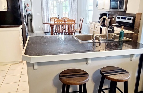 Rogers Casa | Rogers Retreat, Dog Friendly, Cozy Home. Close to Walmart Amp, Downtown Rogers